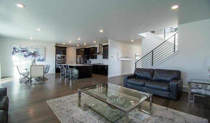 At Steels and Wood, we combine the strength of steel with the natural beauty of wood to create unique and sophisticated pieces.